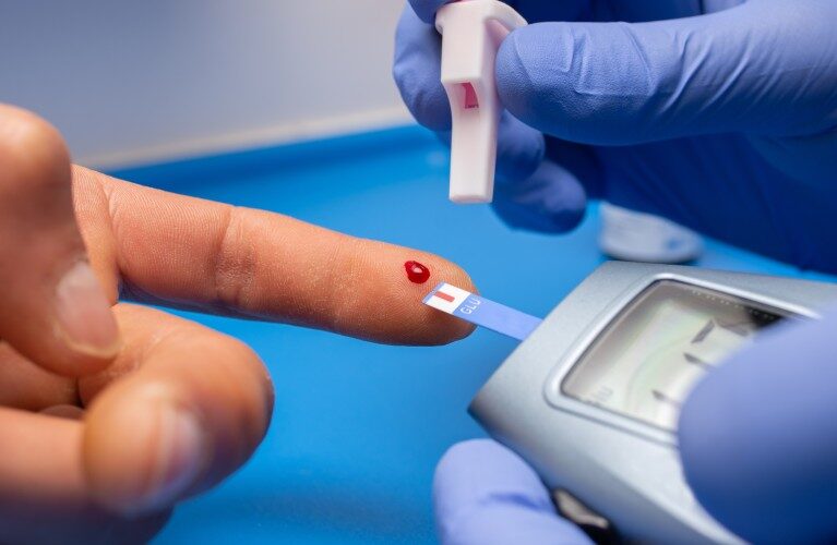 Diabetes Care in Qatar – How Internal Medicine Specialists Help You Stay in Control