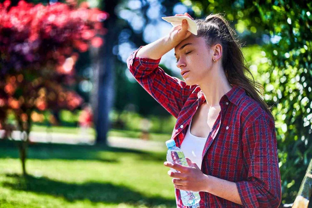 Staying hydrated and protecting your body during extreme summer heat