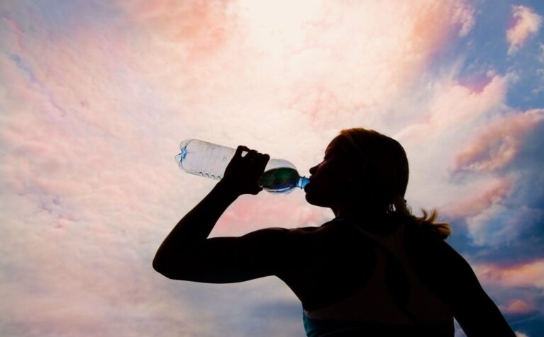 Medical consequences of chronic dehydration in hot climates and the importance of staying hydrated